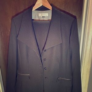 Size 16 black tahari pantsuit